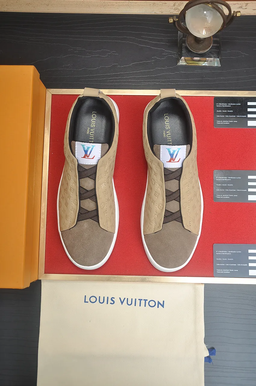 Men's men's shoes💰460💶[LOUIS VUITTON] Same style as LV. Louis Vuitton official website [satisfied] original single hot model, LV original factory cowhide material 👑1:1 original plate, sheepskin lining, original foam outsole. Body accessories one-to-one mold opening 💪 Counter quality 🙏 Dear friends, if you are still worried about wearing matching shoes 💋, then these shoes are your best choice 🎁🎁! 38-44